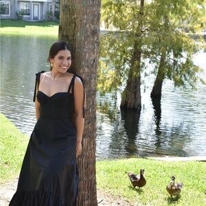 Elegant Black Maxi Dress – Timeless & Sophisticated SIZE M